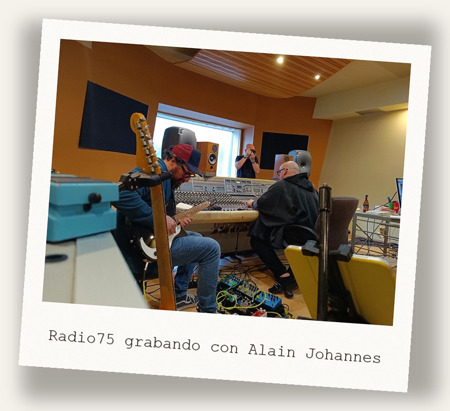 Radio75 grabando con Alain Johannes