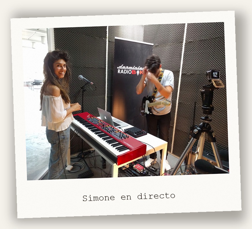 Simone en directo